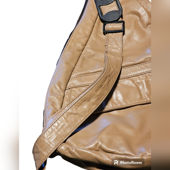 AmeriBag Classic Leather Healthy Back Bag - Picture 5 of 16